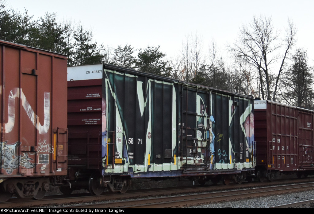 405871